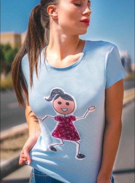 T-shirt with purple embroidery designs